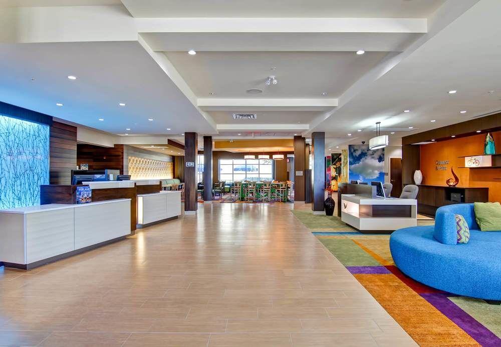 Fairfield Inn & Suites By Marriott Kamloops Bagian luar foto