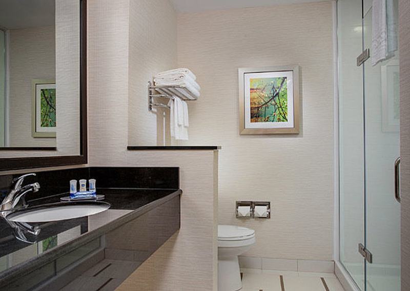 Fairfield Inn & Suites By Marriott Kamloops Bagian luar foto