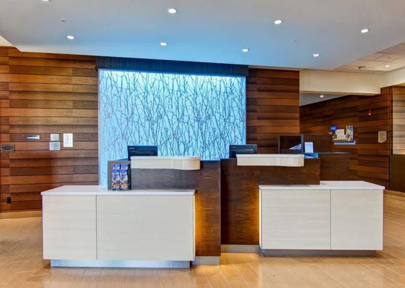 Fairfield Inn & Suites By Marriott Kamloops Bagian luar foto