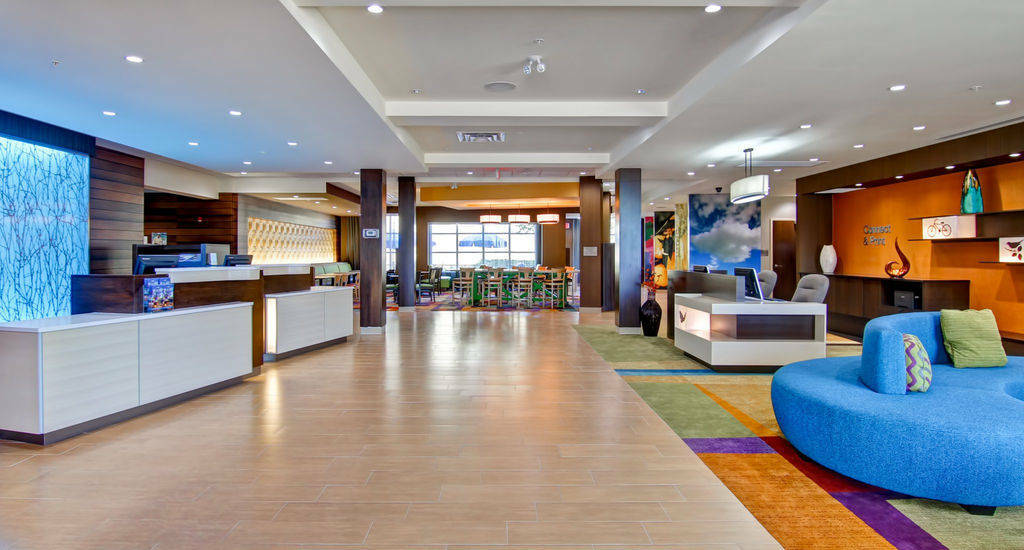 Fairfield Inn & Suites By Marriott Kamloops Bagian luar foto