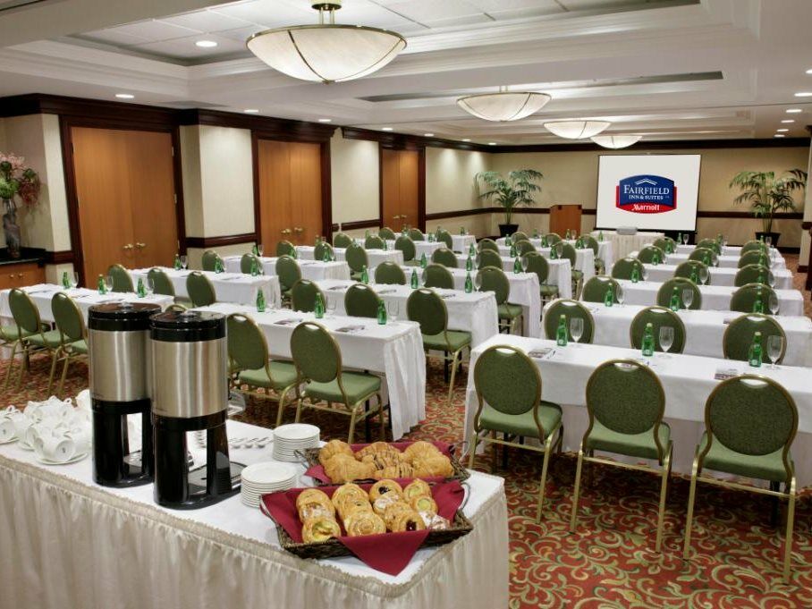 Fairfield Inn & Suites By Marriott Kamloops Bagian luar foto