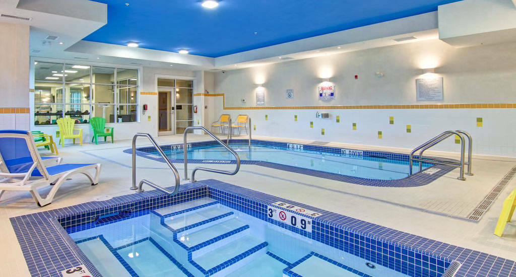 Fairfield Inn & Suites By Marriott Kamloops Bagian luar foto